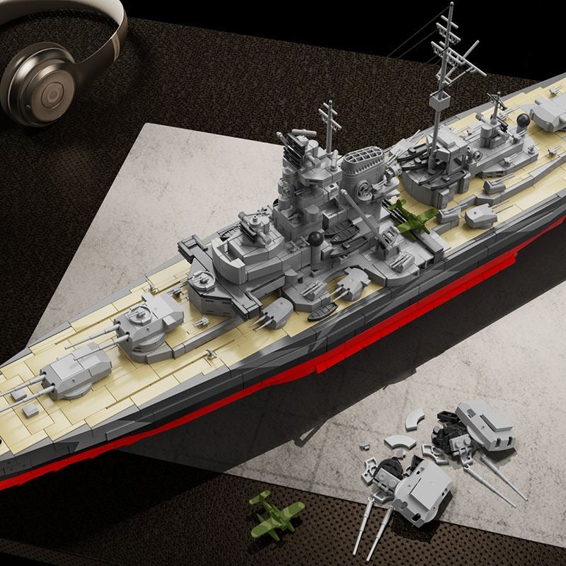 12GO 98006 Tirpitz Battleship