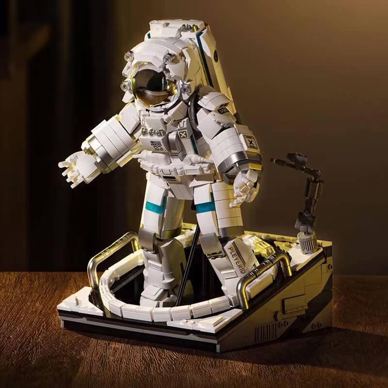 PLEYERID Space astronaut model Afobrick